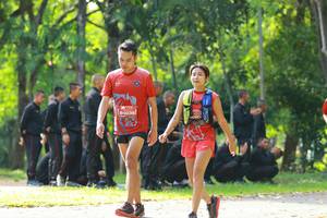 BIB: 0235, 010
                            <button type="button" onclick="openModal(5126029)" class="btn btn-primary btn-sm float-right btn-popup" data-toggle="modal" data-target=".modal-high-quality">
                        <i class="fas fa-shopping-cart"></i> Add to Cart
                    </button>
                                            <button type="button" onclick="isThisMe(5126029, true)" class="btn btn-success btn-sm float-right btn-popup btn-isme hidden" data-toggle="tooltip" data-placement="bottom" title="นี่คือรูปของคุณใช่ไหม คลิกที่นี่เพื่อเอาเข้าอัลบั้ม">
                        <i class="fas fa-plus"></i> Add to album
                    </button>
                    <button type="button" onclick="isThisMe(5126029, false)" class="btn btn-warning btn-sm float-right btn-popup btn-isnotme hidden">
                        <i class="fas fa-ban"></i> Remove from album
                    </button>